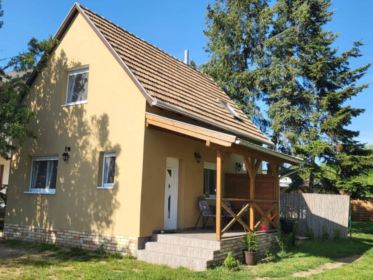 Forras Vendeghaz Apartment Tata Exterior photo