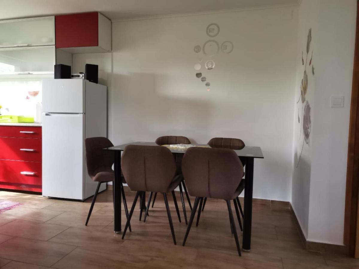 Forras Vendeghaz Apartment Tata Exterior photo
