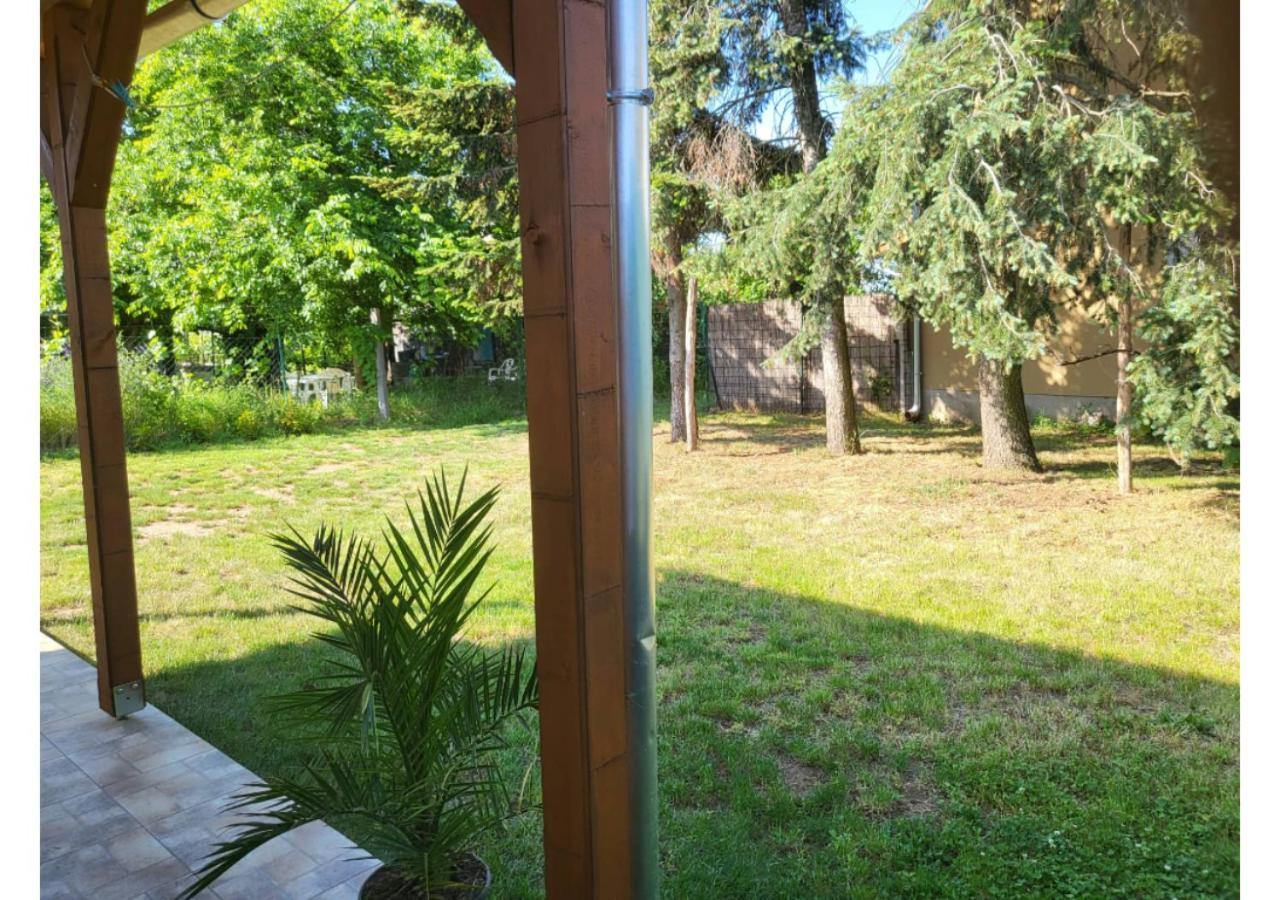 Forras Vendeghaz Apartment Tata Exterior photo