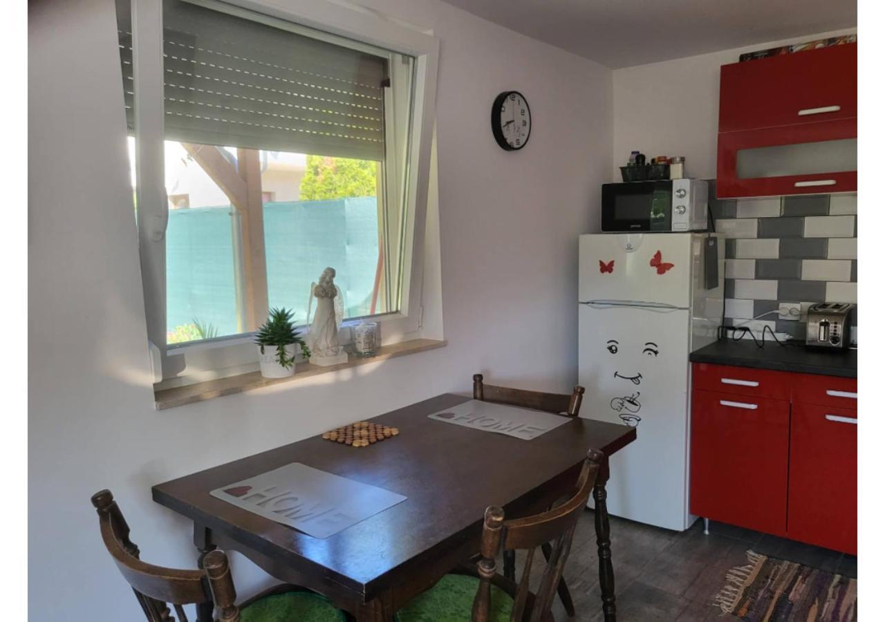 Forras Vendeghaz Apartment Tata Exterior photo