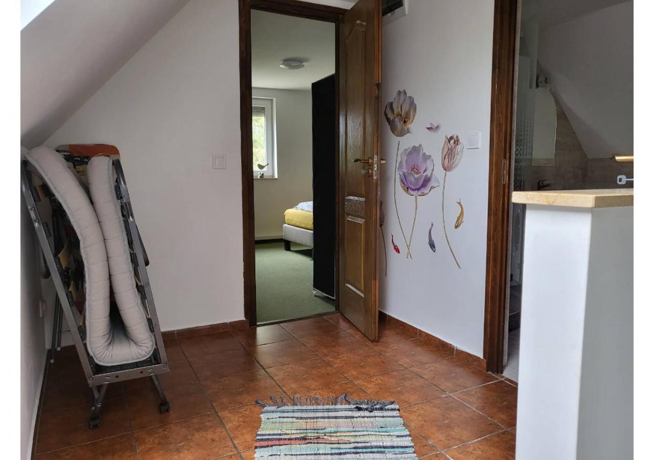 Forras Vendeghaz Apartment Tata Exterior photo